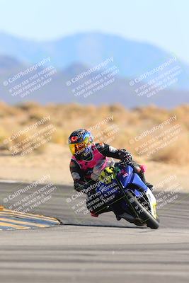 media/Jan-10-2025-CVMA Friday Practice (Fri) [[489e0da257]]/Group 4 and Trackday/Session 4 (Turn 16)/